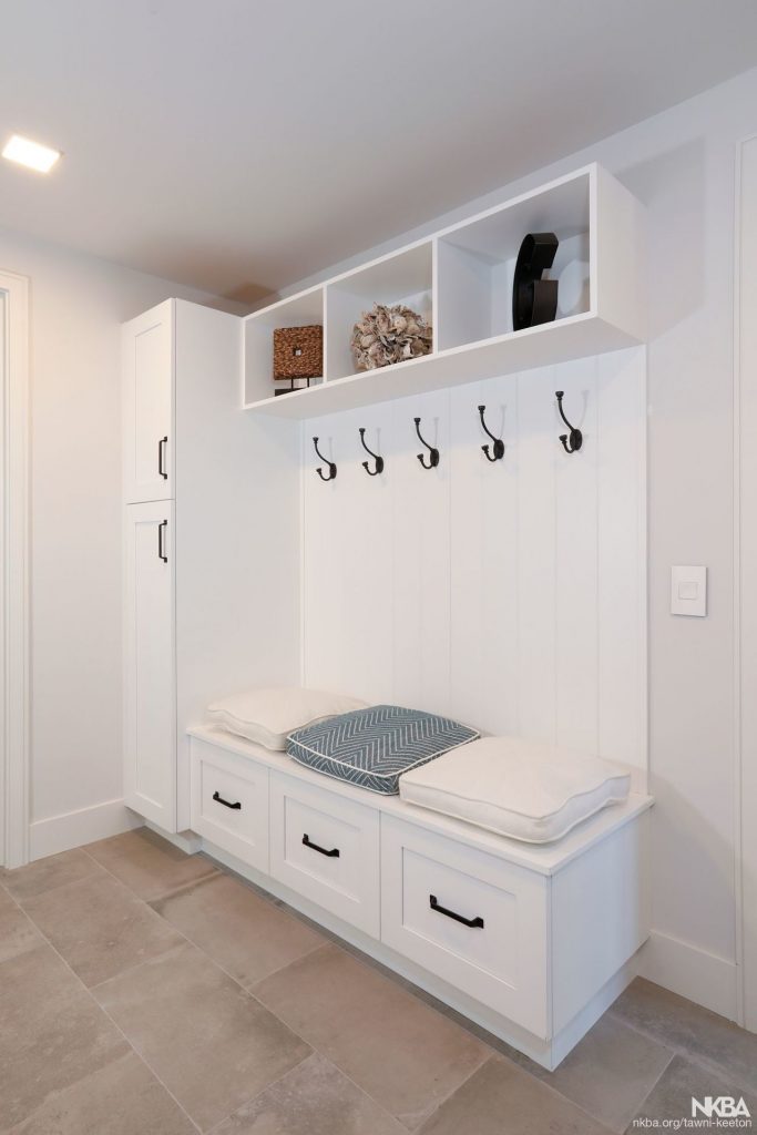 mudroom built-in bench