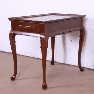 Ethan Allen Queen Anne Cherry Wood Tea Table or Occasional Side Table