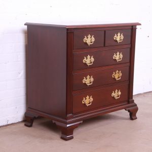 Stickley Colonial Williamsburg Georgian Mahogany Chest of Drawers, Newly Restored