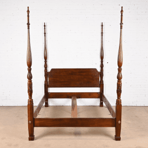 Henredon Georgian Carved Mahogany Queen Size Poster Bed