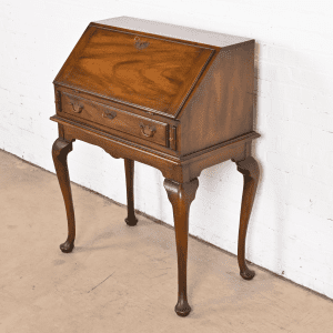 Henkel Harris Queen Anne Lady Astor Solid Mahogany Slant Front Writing Desk