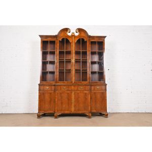Baker Furniture Style Georgian Carved Flame Mahogany and Gold Gilt Breakfront Bookcase Cabinet