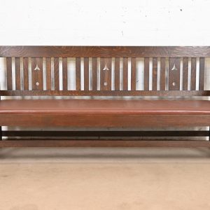 Limbert Antique Mission Oak Arts & Crafts Settle Sofa, Circa 1900