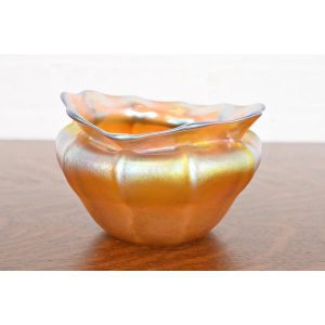 Louis Comfort Tiffany Favrile Iridescent Art Glass Bowl With Scalloped Edge