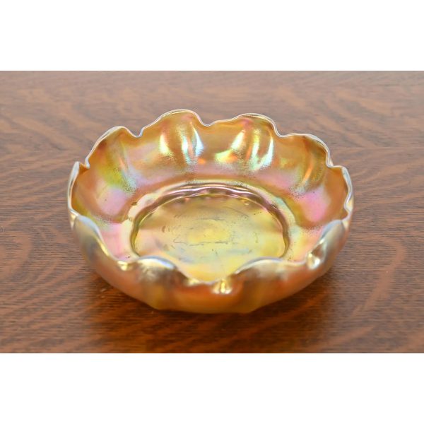 Louis Comfort Tiffany Favrile Iridescent Art Glass Scalloped Bowl - Image 2