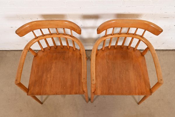 Paul McCobb Planner Group Solid Maple Spindle Back Armchairs, Pair - Image 5
