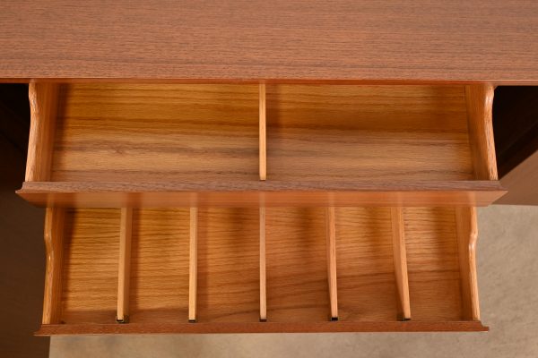 Kipp Stewart for Calvin Furniture Mid-Century Modern Walnut and Rosewood Sideboard Credenza, Newly Refinished - Image 7