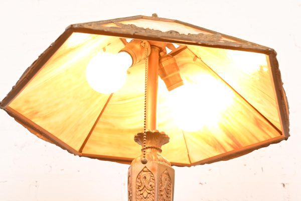 Antique Art Nouveau Slag Glass Table Lamp in the Manner of Handel, Circa 1910 - Image 7
