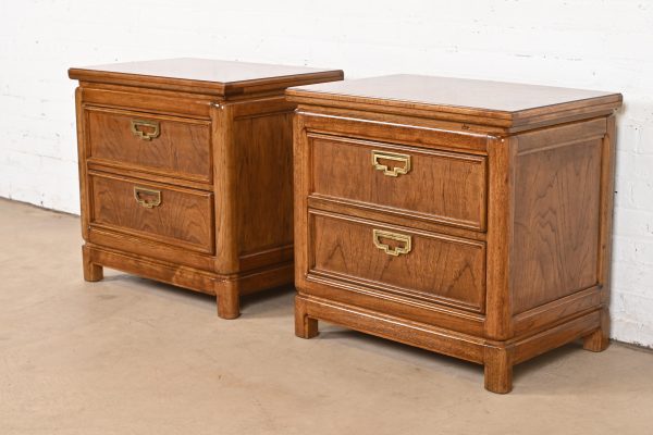 Thomasville Mid-Century Modern Hollywood Regency Campaign Nightstands, Pair