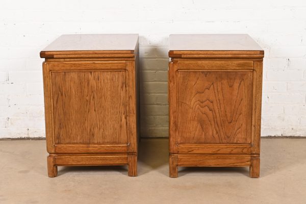 Thomasville Mid-Century Modern Hollywood Regency Campaign Nightstands, Pair - Image 10