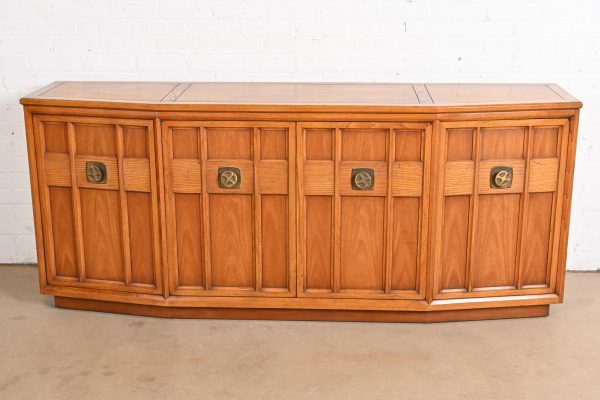 Henredon Style Mid-Century Modern Sculpted Walnut Sideboard Credenza, 1960s - Image 2