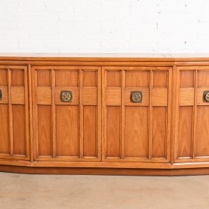 Henredon Style Mid-Century Modern Sculpted Walnut Sideboard Credenza, 1960s