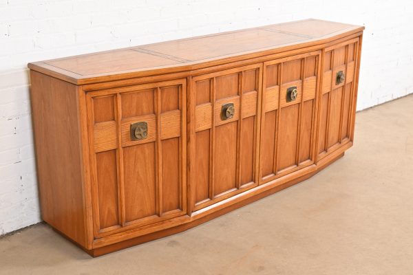 Henredon Style Mid-Century Modern Sculpted Walnut Sideboard Credenza, 1960s - Image 4
