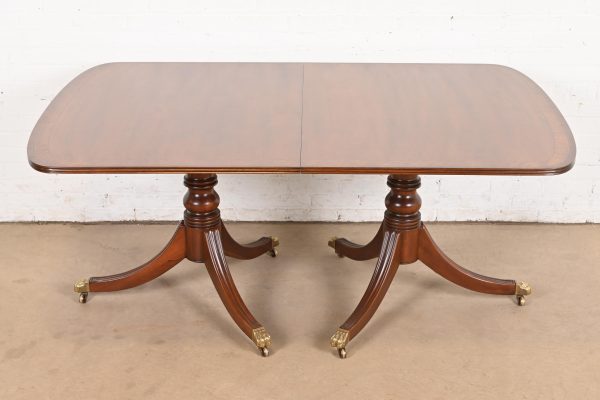 Henredon Georgian Banded Mahogany Double Pedestal Extension Dining Table, Newly Refinished - Image 7