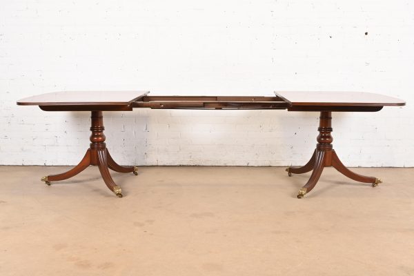 Henredon Georgian Banded Mahogany Double Pedestal Extension Dining Table, Newly Refinished - Image 6