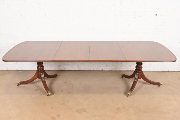Henredon Georgian Banded Mahogany Double Pedestal Extension Dining Table, Newly Refinished - Image 2