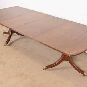 Henredon Georgian Banded Mahogany Double Pedestal Extension Dining Table, Newly Refinished