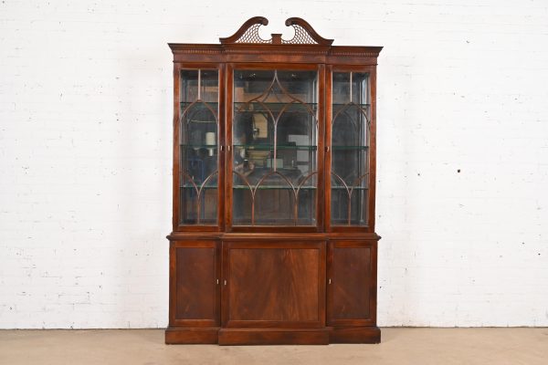Stickley Georgian Flame Mahogany Lighted Breakfront Bookcase Cabinet