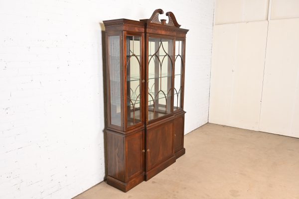 Stickley Georgian Flame Mahogany Lighted Breakfront Bookcase Cabinet - Image 4