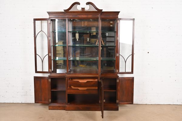 Stickley Georgian Flame Mahogany Lighted Breakfront Bookcase Cabinet - Image 5