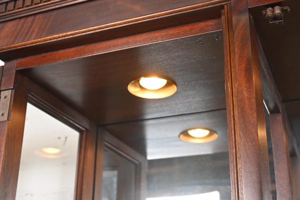 Stickley Georgian Flame Mahogany Lighted Breakfront Bookcase Cabinet - Image 9