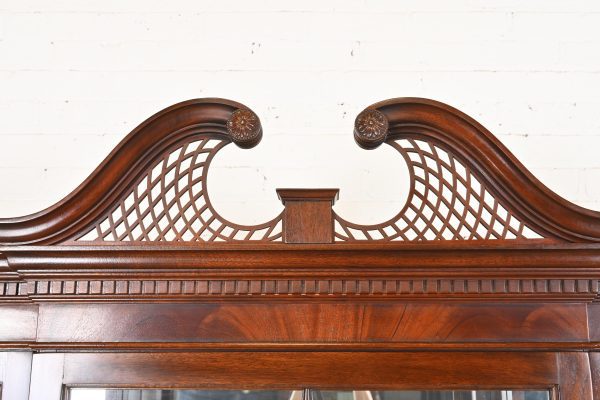 Stickley Georgian Flame Mahogany Lighted Breakfront Bookcase Cabinet - Image 8