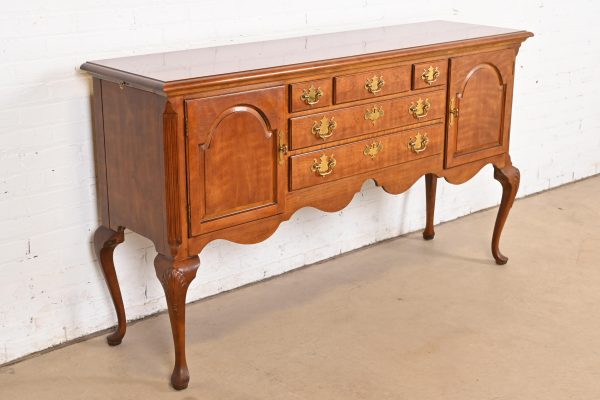 Henredon Queen Anne Solid Cherry Wood Sideboard Credenza - Image 4