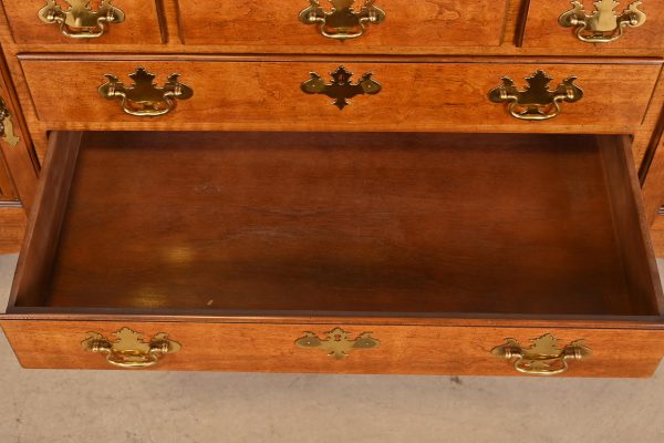 Henredon Queen Anne Solid Cherry Wood Sideboard Credenza - Image 6