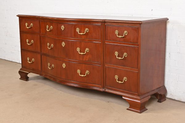 Baker Furniture Georgian Mahogany Bow Front Dresser or Credenza - Image 3