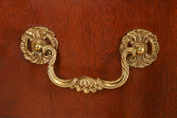 Baker Furniture Georgian Mahogany Bow Front Dresser or Credenza - Image 7