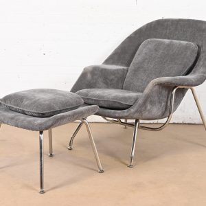Eero Saarinen Mid-Century Modern Womb Chair and Ottoman