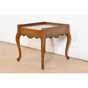 Baker Furniture French Provincial Louis XV Carved Oak and Burl Wood Tea Table or Occasional Side Table, Circa 1960s