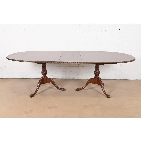 Baker Furniture Style Georgian Mahogany Double Pedestal Extension Dining Table, Newly Refinished - Image 3
