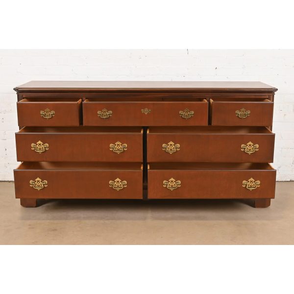 Drexel Heritage Georgian Mahogany Seven-Drawer Dresser, Newly Refinished - Image 5