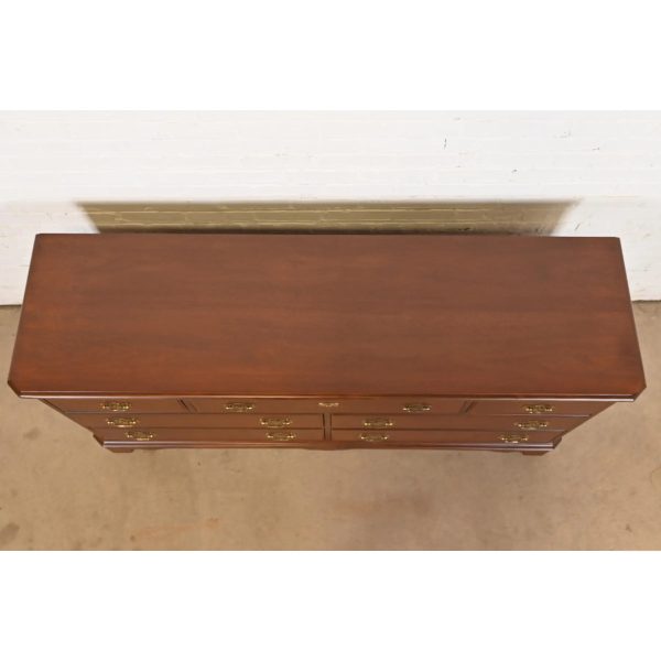Drexel Heritage Georgian Mahogany Seven-Drawer Dresser, Newly Refinished - Image 9