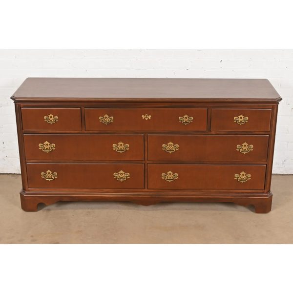 Drexel Heritage Georgian Mahogany Seven-Drawer Dresser, Newly Refinished - Image 2