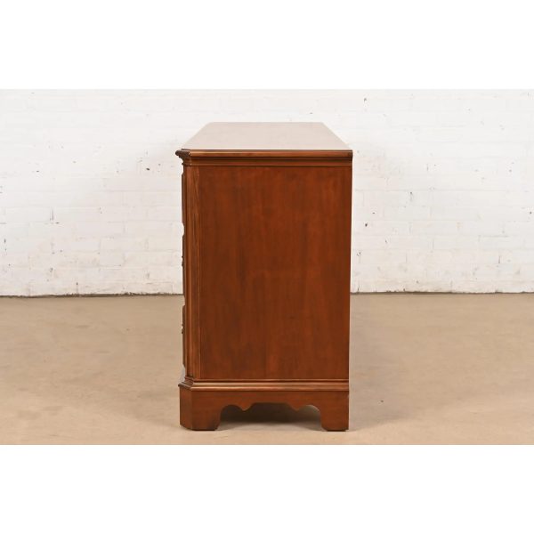 Drexel Heritage Georgian Mahogany Seven-Drawer Dresser, Newly Refinished - Image 10