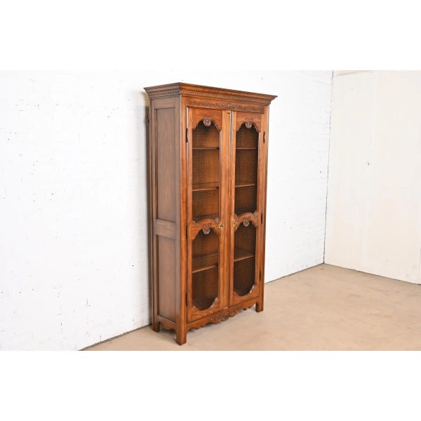 Kindel Furniture French Provincial Louis XV Carved Cherry Wood Lighted Bibliotheque Bookcase Cabinet - Image 4