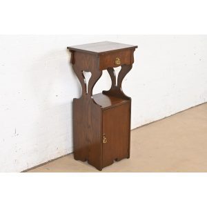 Stickley Brothers Style Antique Mission Oak Arts & Crafts Cellarette or Smoker Stand, Circa 1910