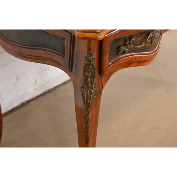 Theodore Alexander French Louis XV Walnut Bureau Plat Leather Top Desk With Mounted Bronze Ormolu - Image 7