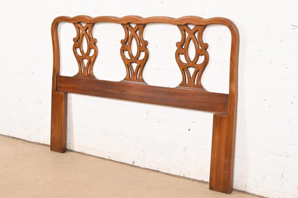 Henredon Chippendale Carved Mahogany Queen Size Headboard - Image 3