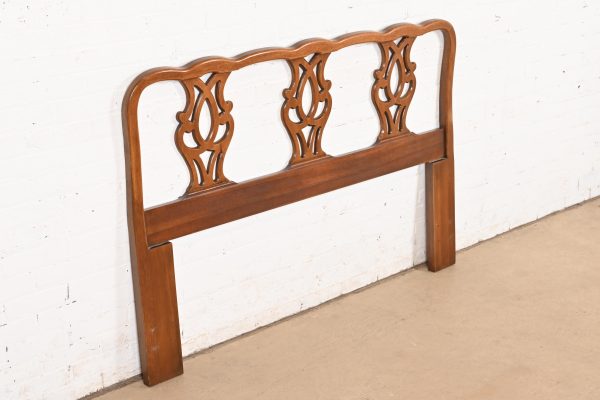 Henredon Chippendale Carved Mahogany Queen Size Headboard - Image 4