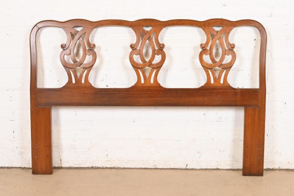 Henredon Chippendale Carved Mahogany Queen Size Headboard - Image 6