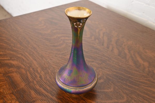 Carlsbad Austrian Art Nouveau Porcelain Iridesecent Vase, Late 19th Century - Image 3