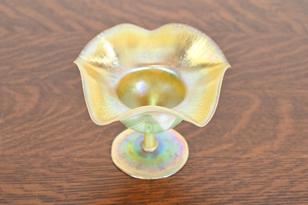 Louis Comfort Tiffany Favrile Iridescent Art Glass Pulled Feather Footed Bowl or Compote Dish - Image 2