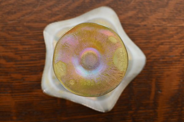 Louis Comfort Tiffany Favrile Iridescent Art Glass Pulled Feather Footed Bowl or Compote Dish - Image 7