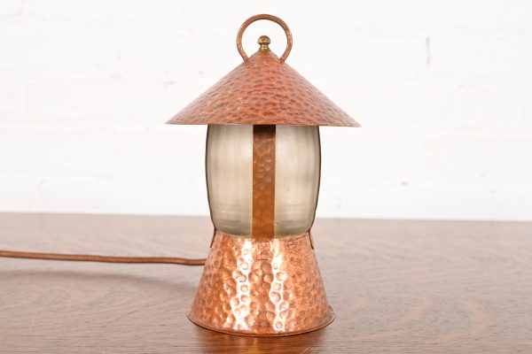 Roycroft Style Antique Arts & Crafts Hammered Copper Desk Lamp, 1930s