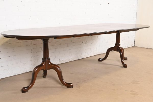 Henkel Harris Georgian Solid Mahogany Double Pedestal Extension Dining Table, Newly Refinished - Image 4