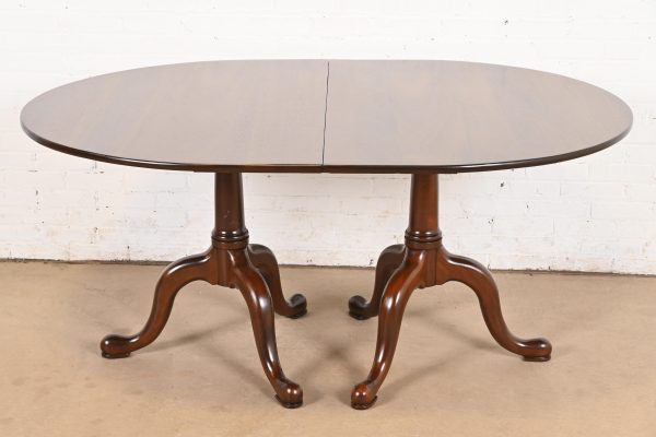 Henkel Harris Georgian Solid Mahogany Double Pedestal Extension Dining Table, Newly Refinished - Image 7