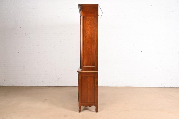 Baker Furniture French Provincial Louis XV Carved Cherry Wood Lighted Breakfront Bookcase Cabinet - Image 10